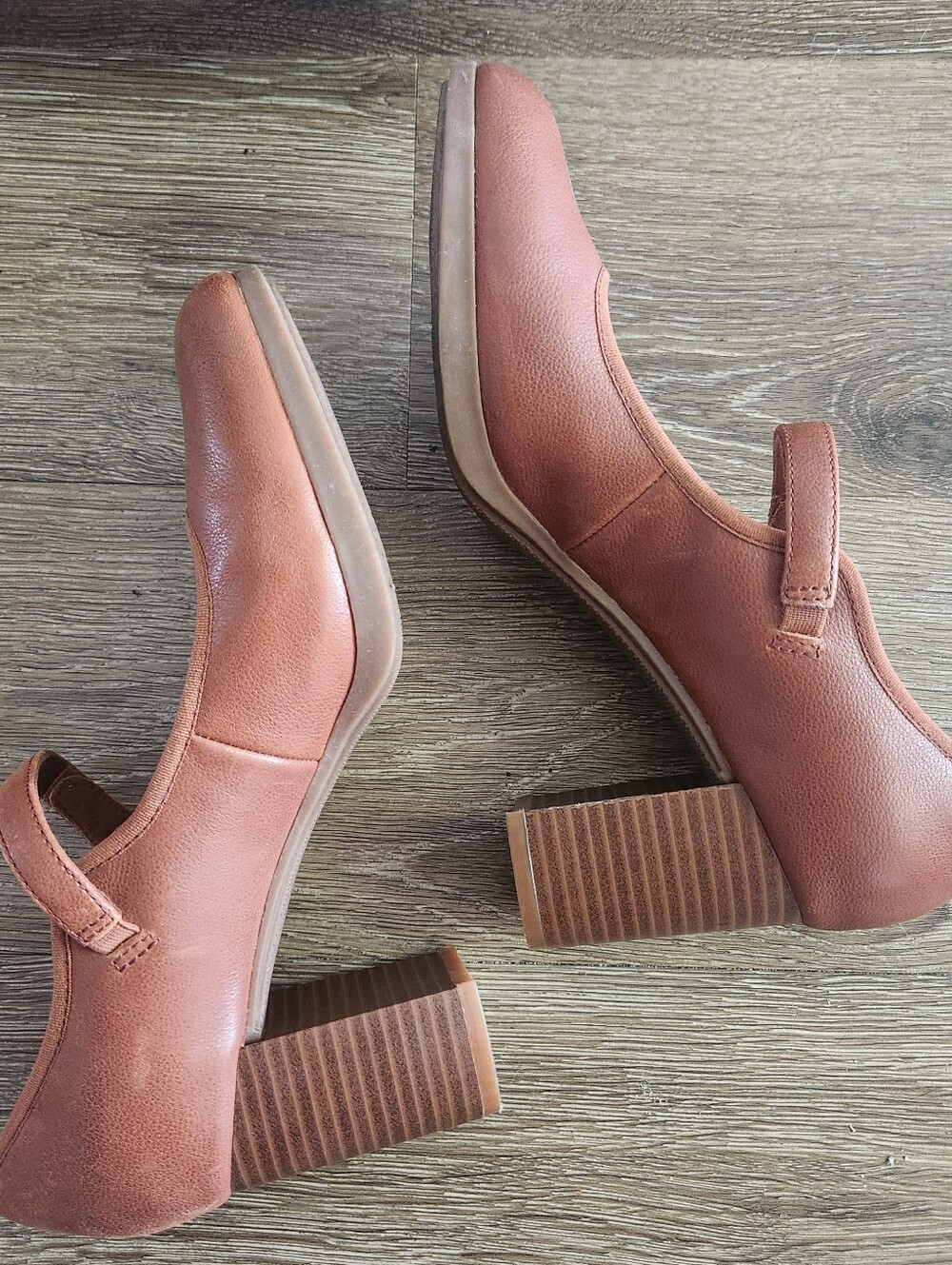 Clarks Comfortable Brown Leather Mary Jane Block Heels - Picture 6 of 11
